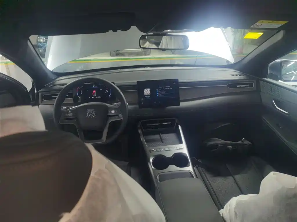 BYD Qin PLUS 2026 DM-i Smart Edition 128KM Progressive фото 10