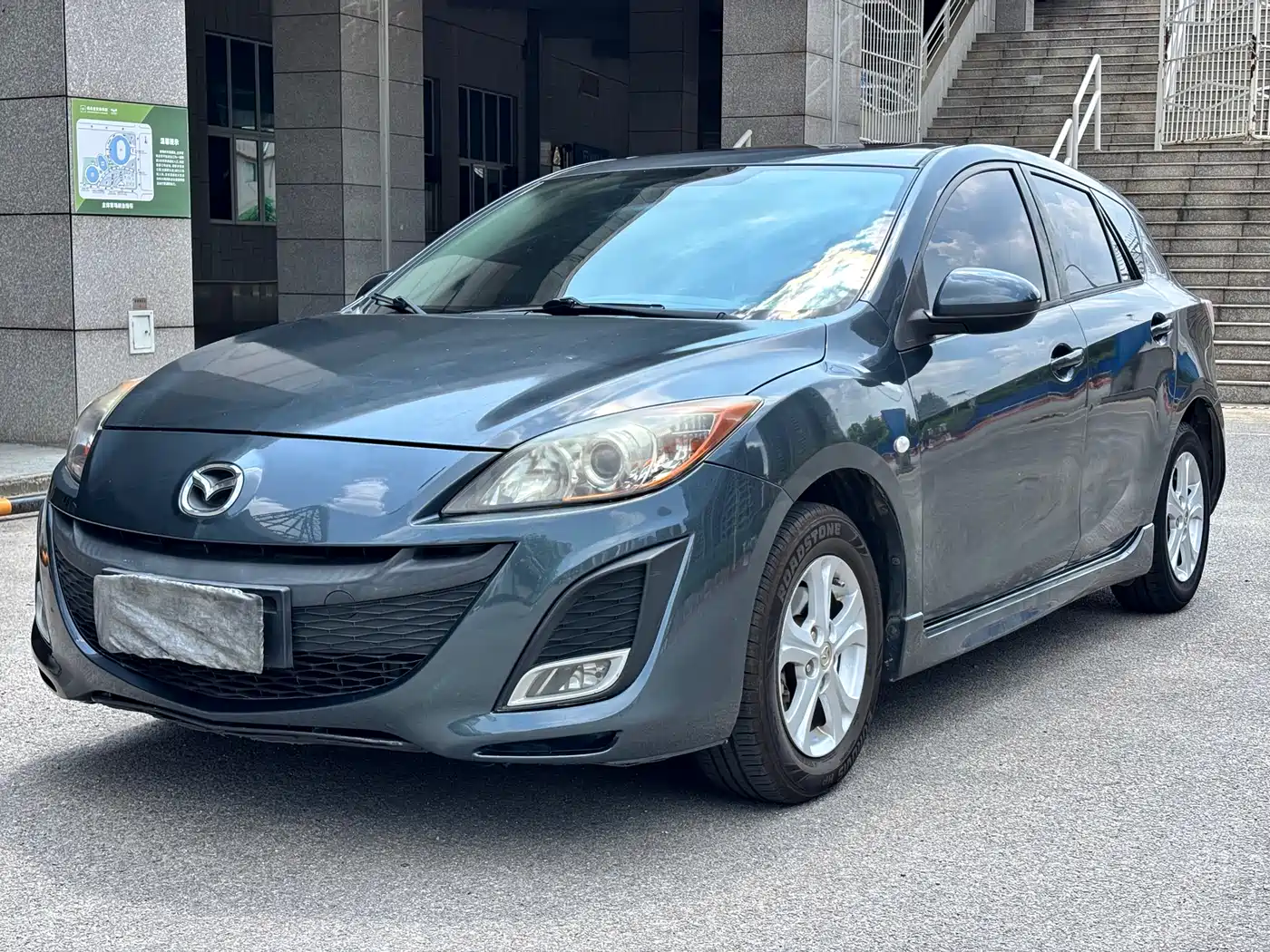 Mazda Mazda3 Axela 2012 2012 Hatchback 1.6L Automatic Elite