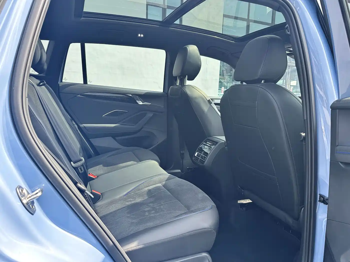 Volkswagen Tiguan L 2025 2026 PRO 380TSI 4WD R-Line Smart Premium Edition