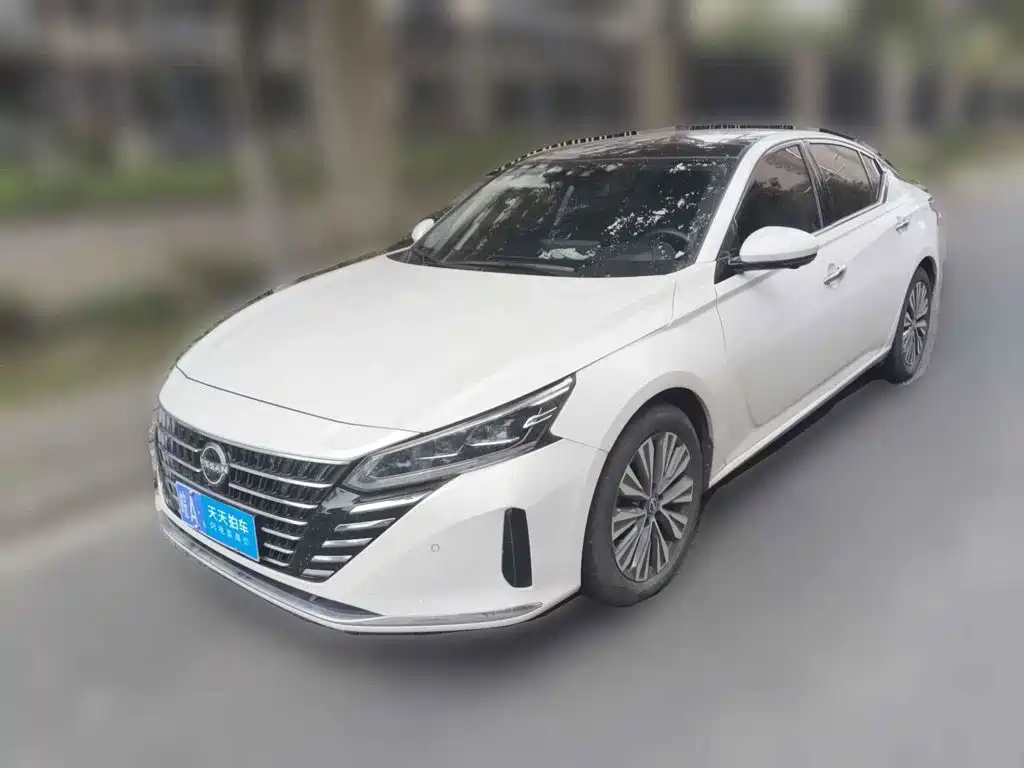 Nissan TEANA
