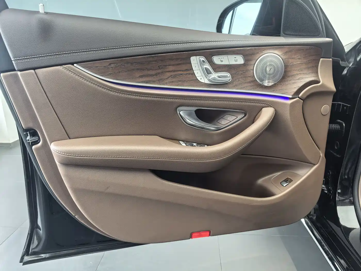 Mercedes-Benz E-Class 2023 Facelift E 300 L Luxury фото 11