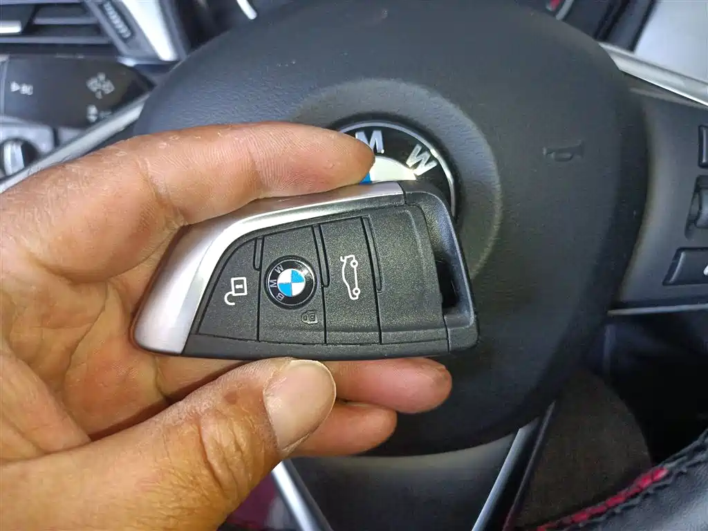 BMW X1 2016 sDrive18Li Premium Model фото 9