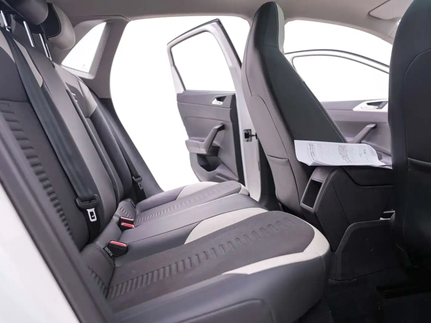 Volkswagen Polo 2021 Plus 1.5L Automatic Colorful Tech Edition фото 25
