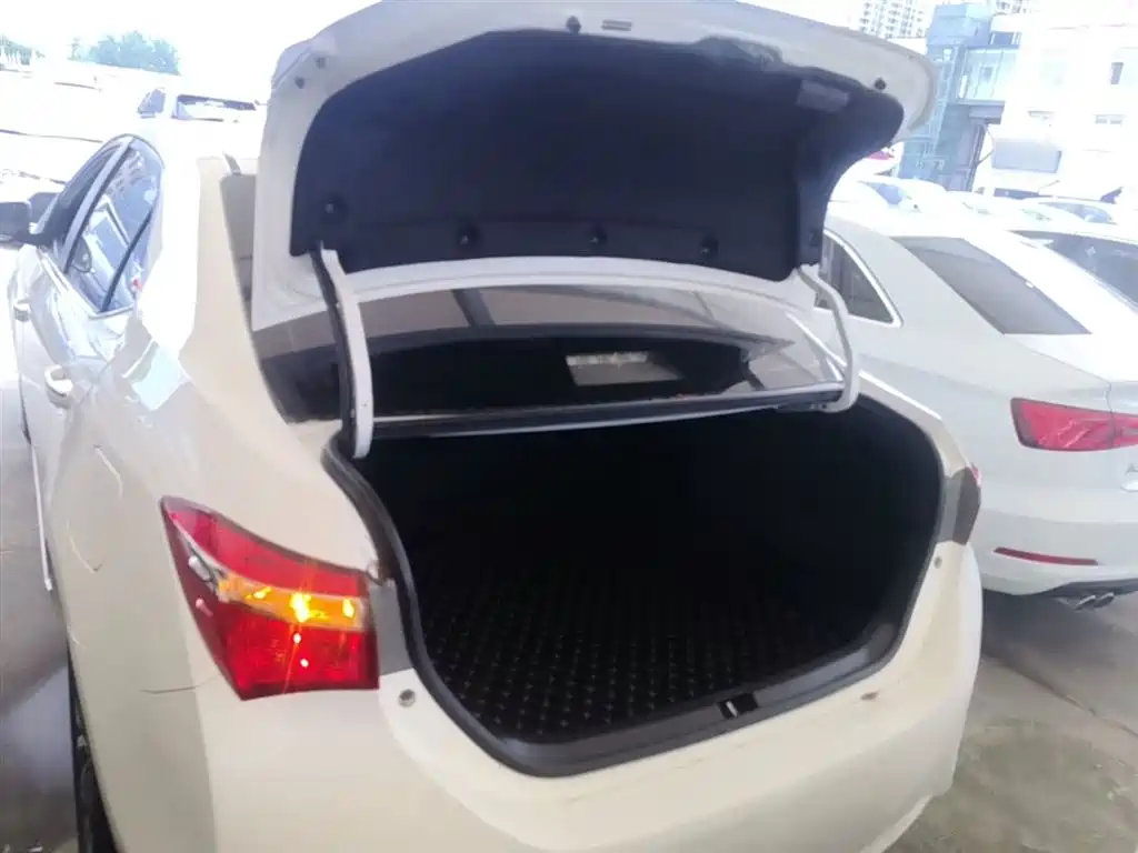 Toyota Corolla 2017 Facelift 1.2T S-CVT GL-i фото 19
