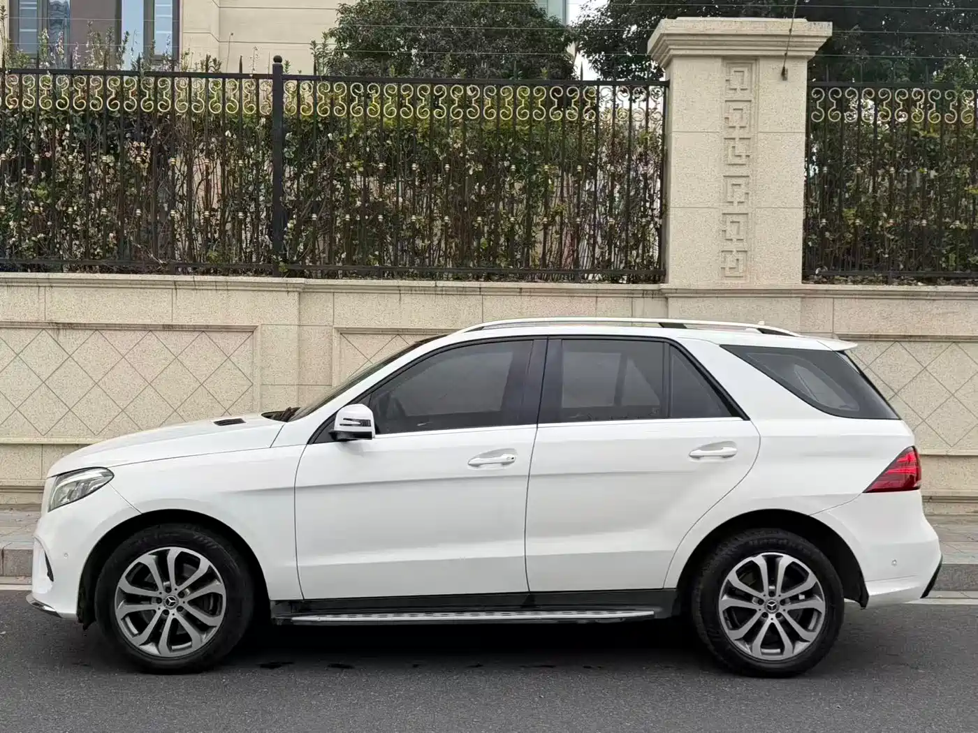 Mercedes-Benz GLE 2017 GLE 320 4MATIC Dynamic фото 3