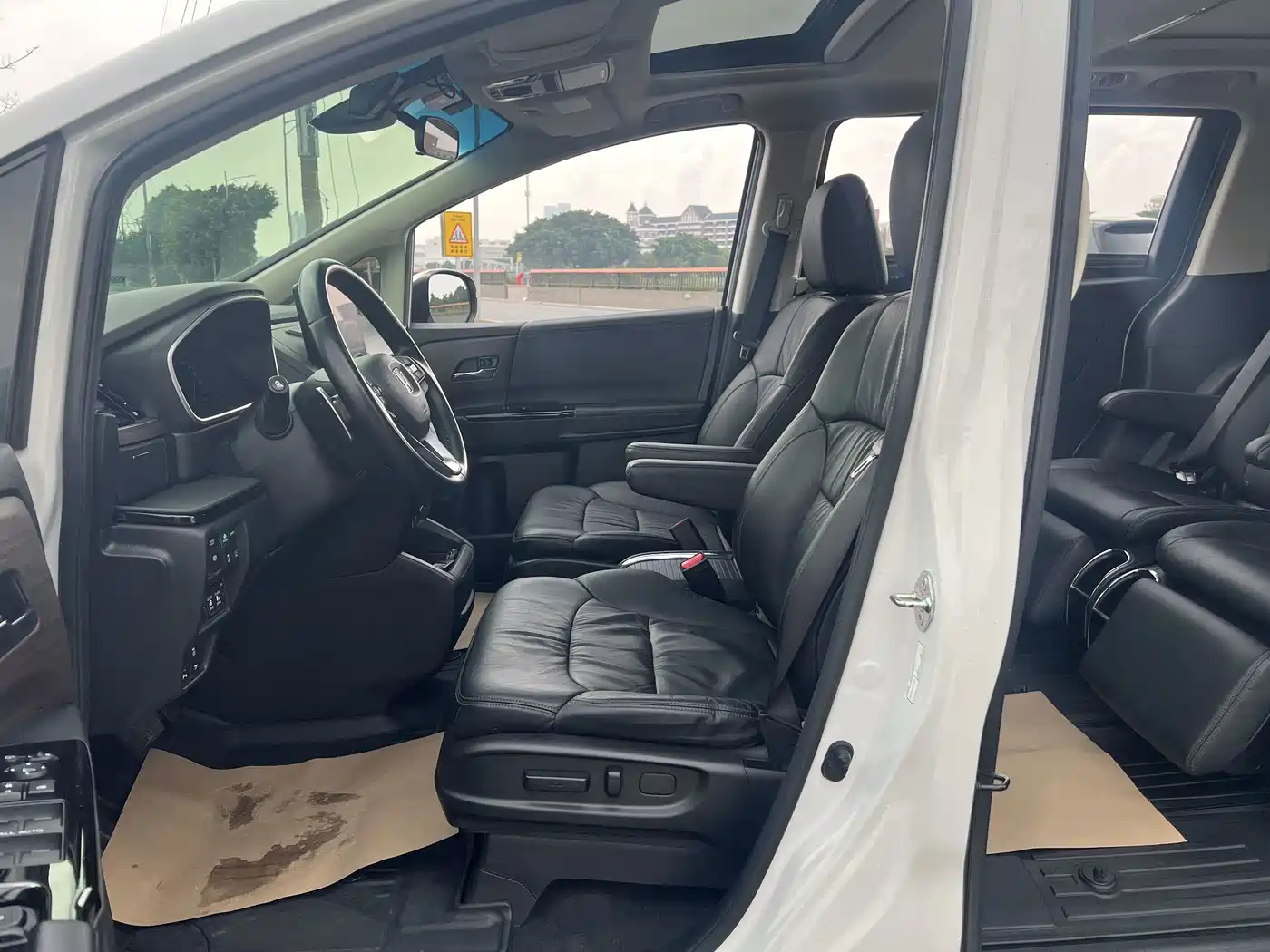 Фото 7 - Honda Odyssey