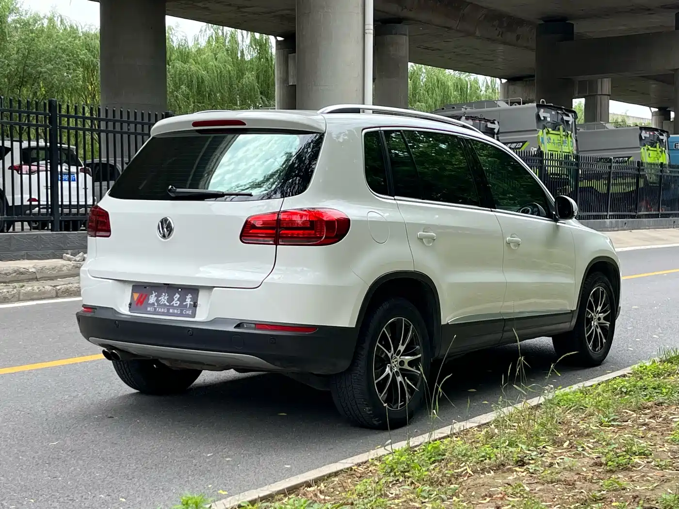 Volkswagen Tiguan 2015 1.8TSI Automatic 4WD Highline фото 4