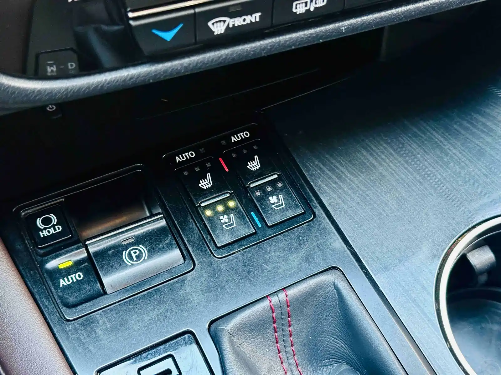 Фото 12 - Lexus RX