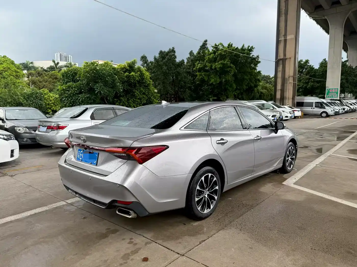 Фото 3 - Toyota Avalon