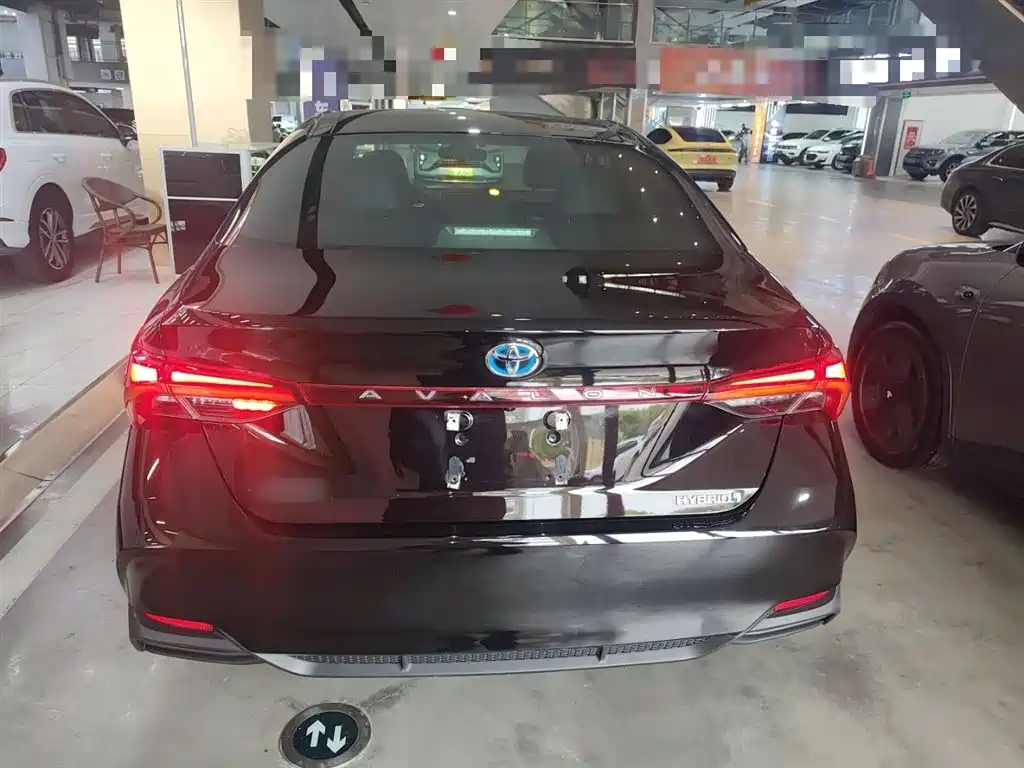 Toyota Avalon 2019 Hybrid 2.5L Luxury Edition China VI фото 6