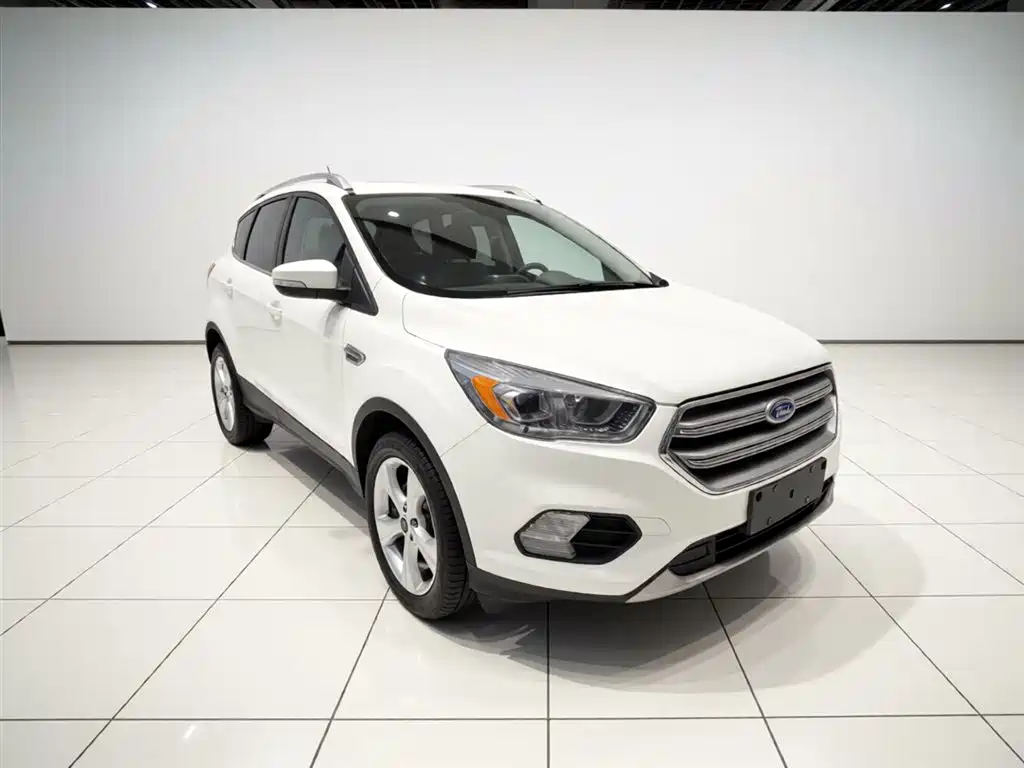 Фото 4 - Ford Kuga