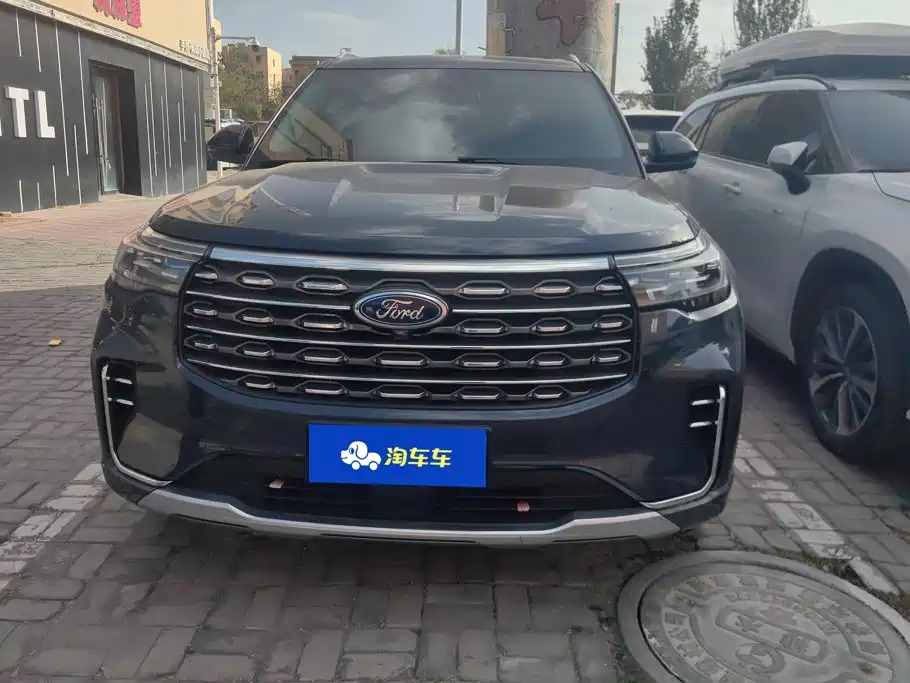 Фото 2 - Ford Explorer