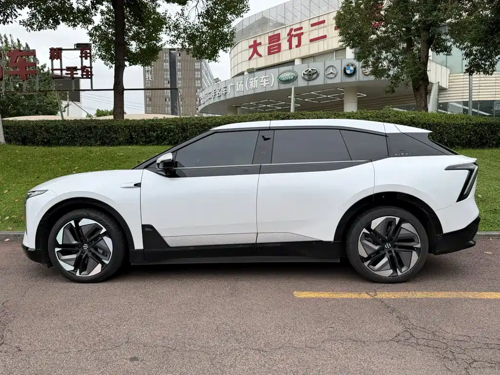 2023 HiPhi Y