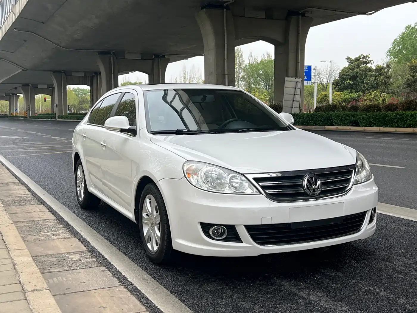 Volkswagen Lavida 2011 1.6L Automatic Pinya Edition