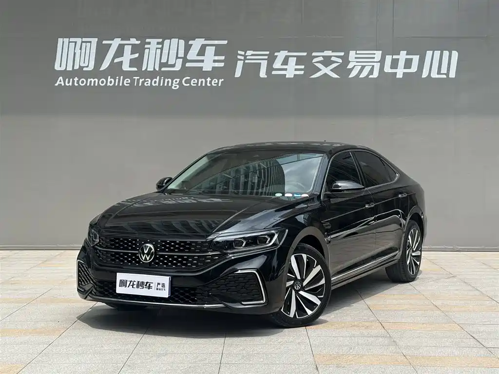Volkswagen Passat 2022 330TSI Starlight Luxury Edition