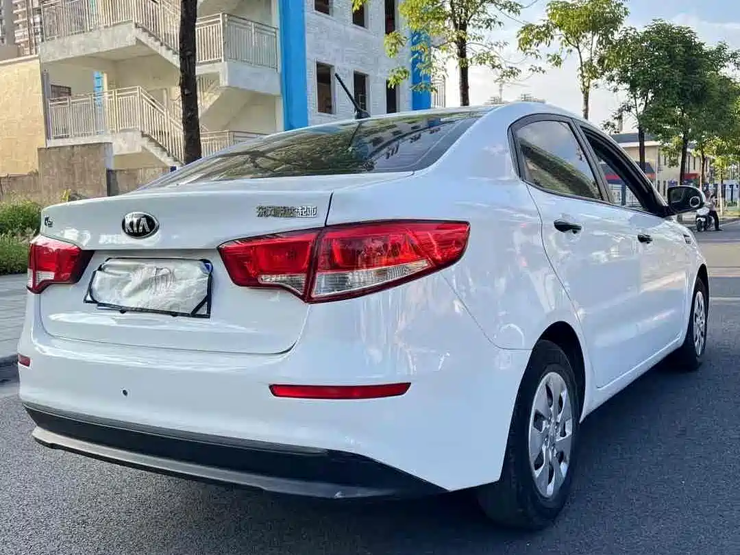 Kia K2 2017 2015 Sedan 1.4L AT GLS