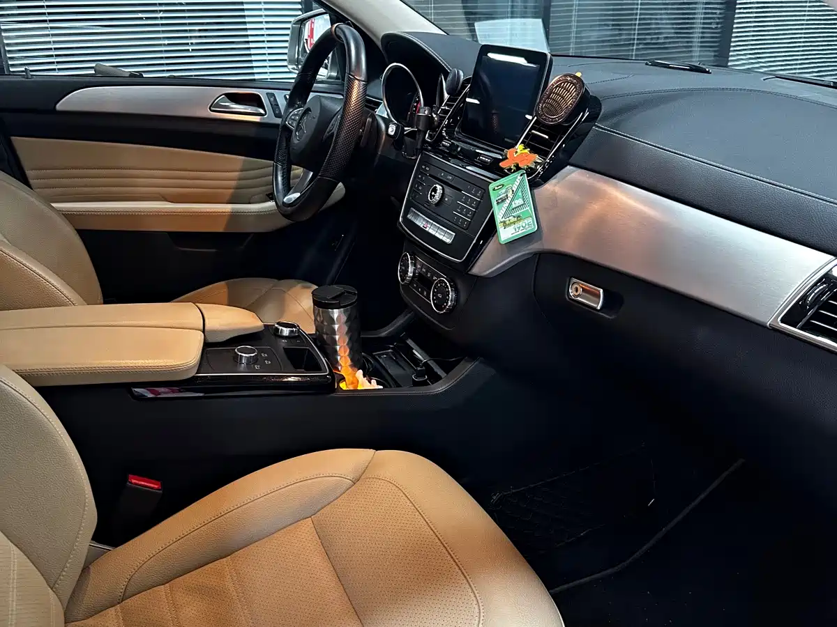 Mercedes-Benz GLE Coupe 2015 GLE 320 4MATIC Coupe SUV фото 9
