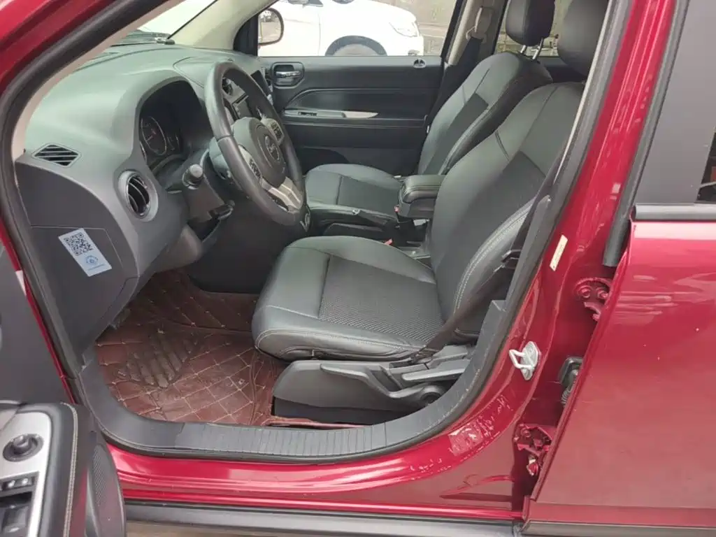 Jeep Compass (Import) 2014 2014 Facelift 2.4L 4WD Comfort Edition