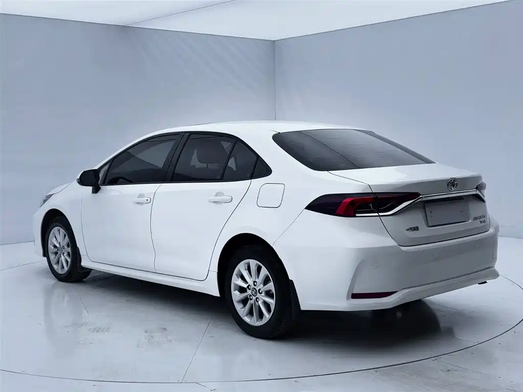 Toyota Corolla 2021 1.2T S-CVT Elite PLUS Edition фото 8