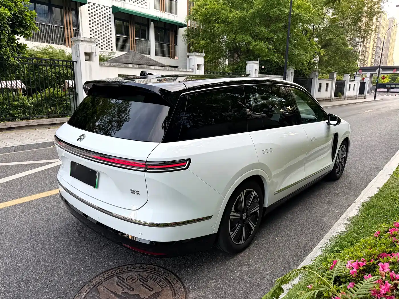 NIO ES8 2025 Base Model 7-Seater фото 6