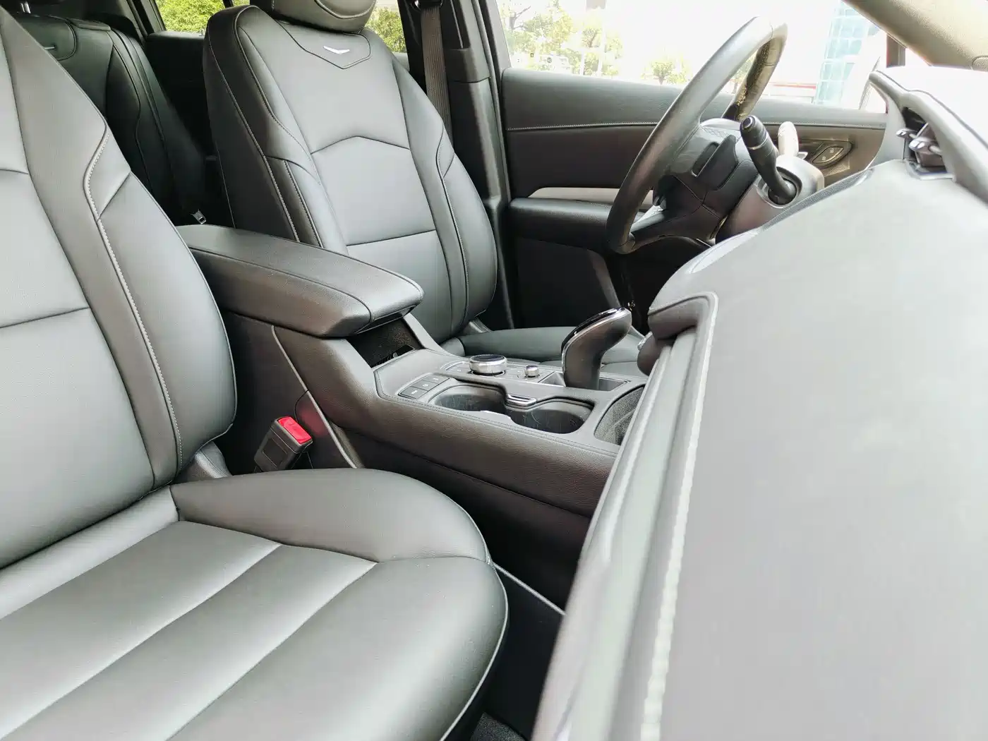 Cadillac XT4 2021 28T FWD Premium Edition фото 18