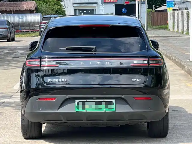 AITO Wenjie AITO M5 2023 Extended Range AWD Smart Drive Edition — фото 5