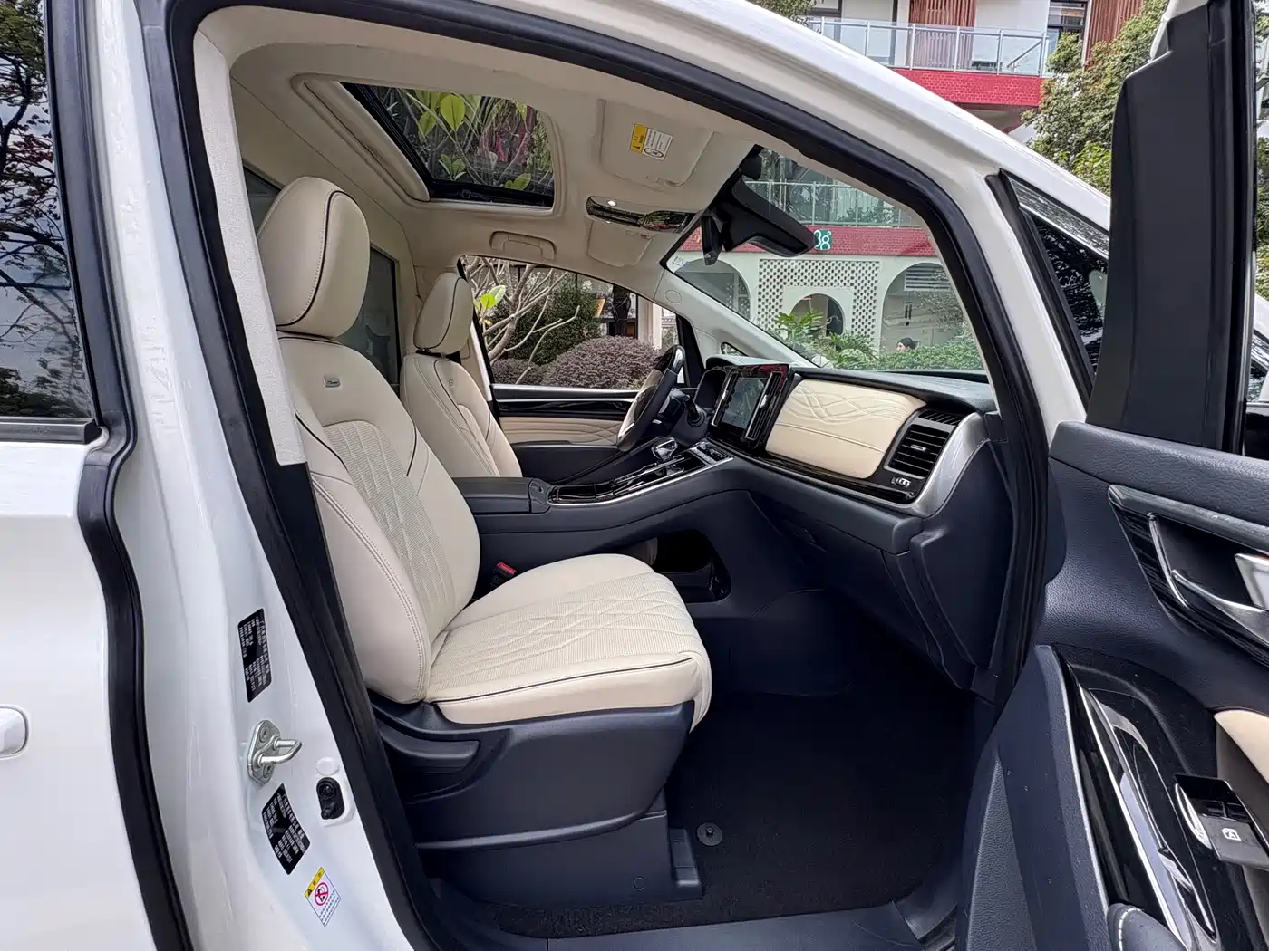 GAC Trumpchi Trumpchi M8 2021 Master Series 390T 4-Seat Glory Edition фото 12