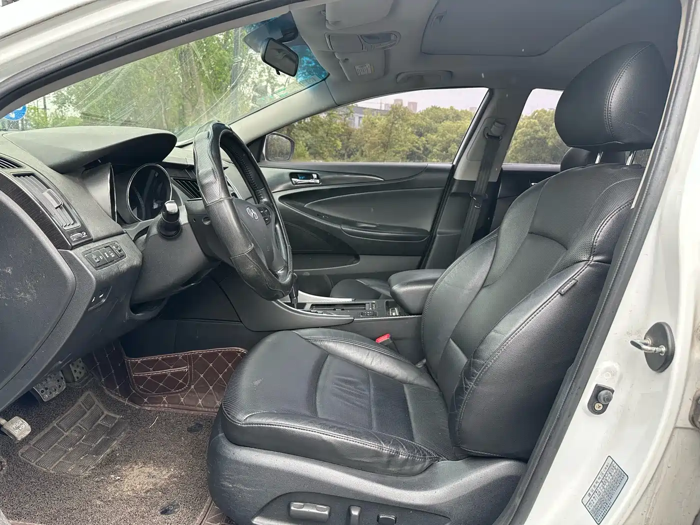 Hyundai Sonata 2013 2.4L Automatic Luxury Edition (China IV) фото 8