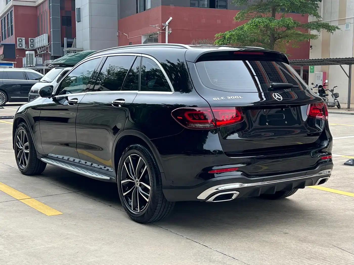 Mercedes-Benz GLC 2021 GLC 300 L 4MATIC Sporty фото 3