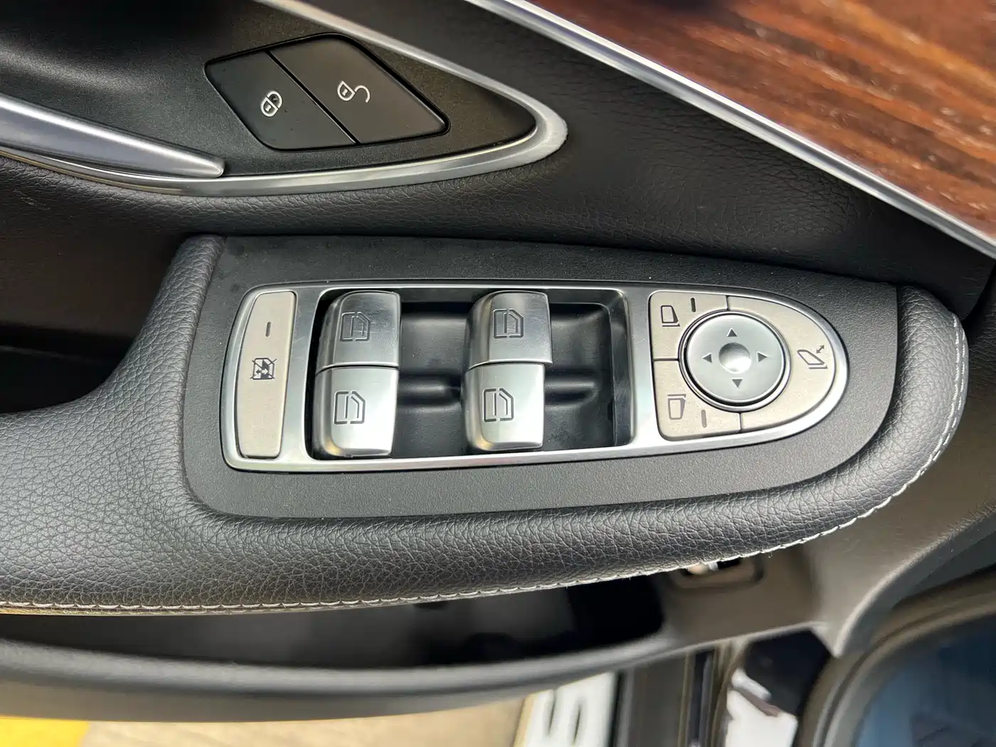 Mercedes-Benz GLC 2021 GLC 300 L 4MATIC Sporty фото 17