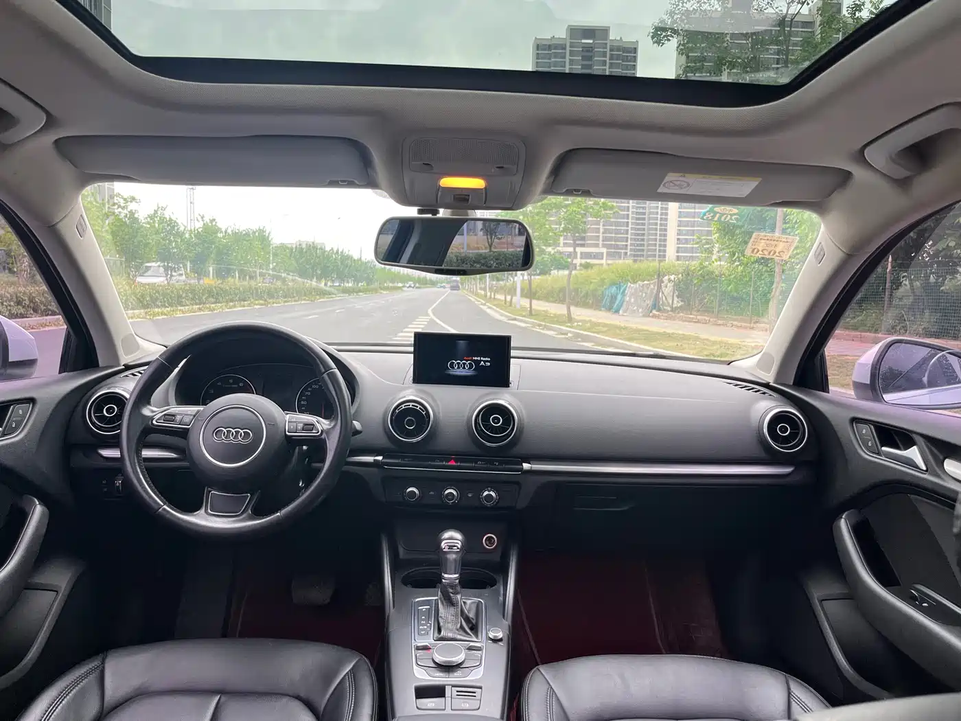 Audi A3 2016 Limousine 35 TFSI Leadership фото 4
