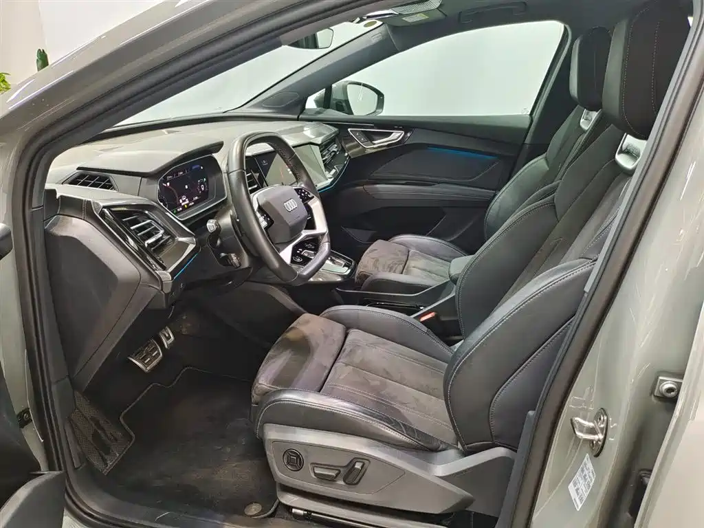 Audi Q4 e-tron 2025 2024 40 e-tron Creation Edition