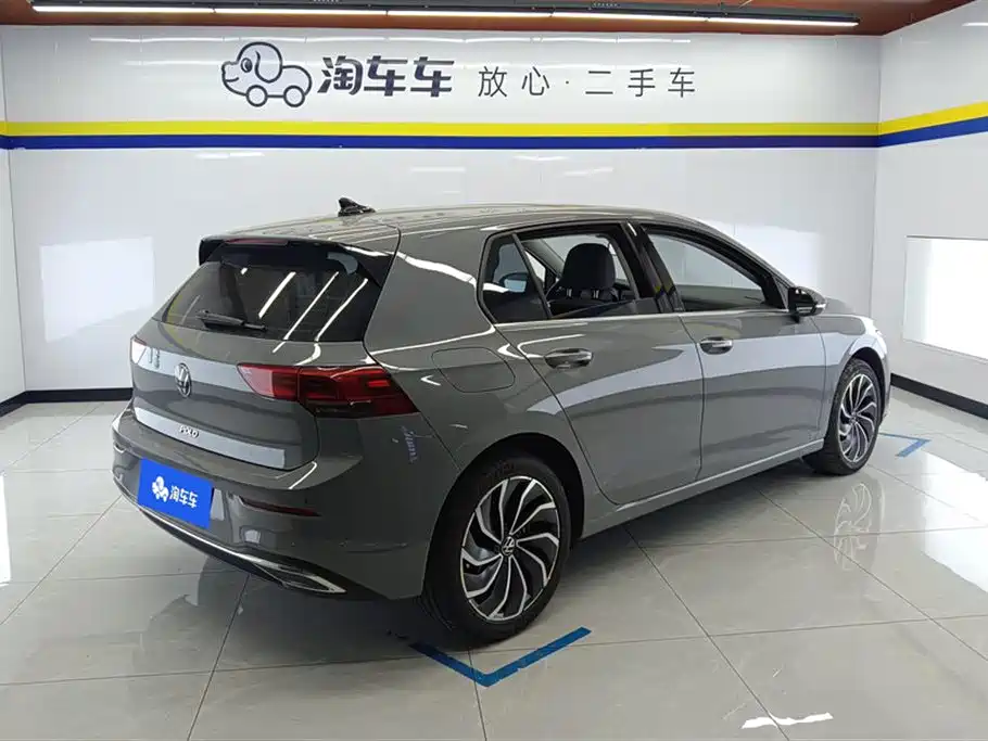 Volkswagen Golf 2023 Facelift 280TSI DSG Pro фото 3