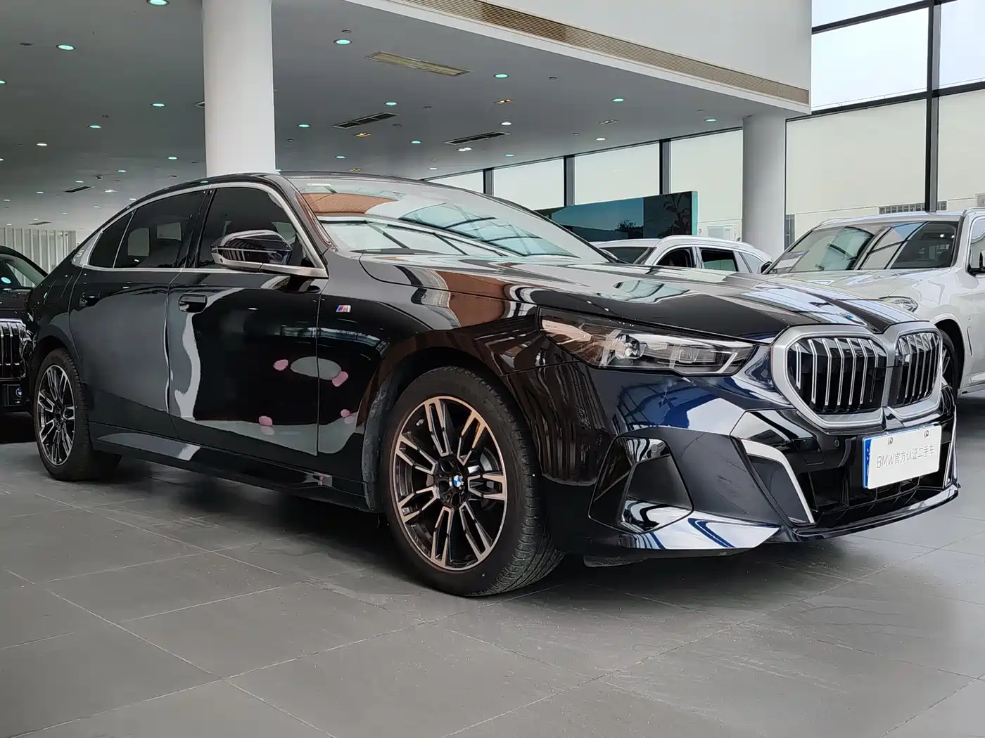 BMW 5 Series, миниатюра 3