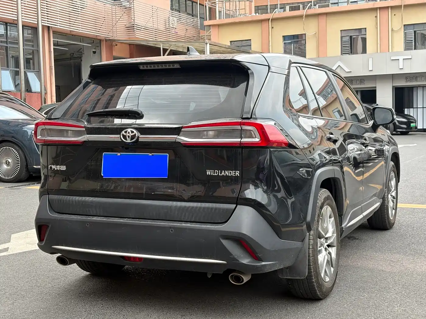 Toyota Wildlander 2022 2.0L CVT FWD Luxury PLUS Edition фото 5