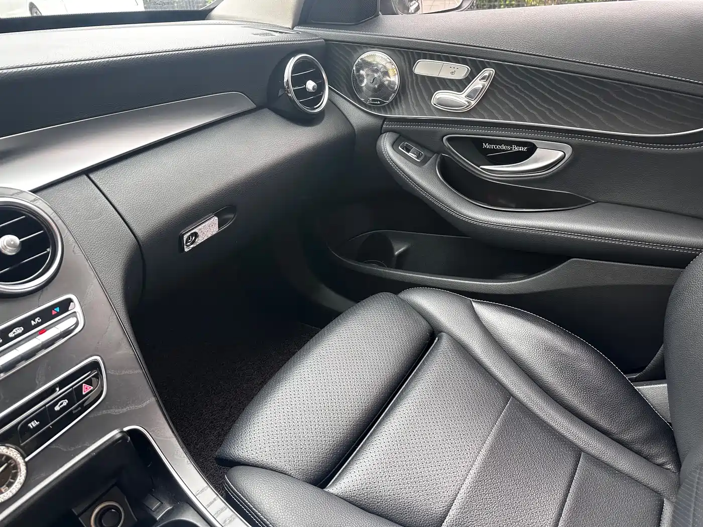 Mercedes-Benz C-Class 2017 Facelift C 200 L Sport Edition фото 5