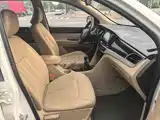 Photo 8 - Baojun 730