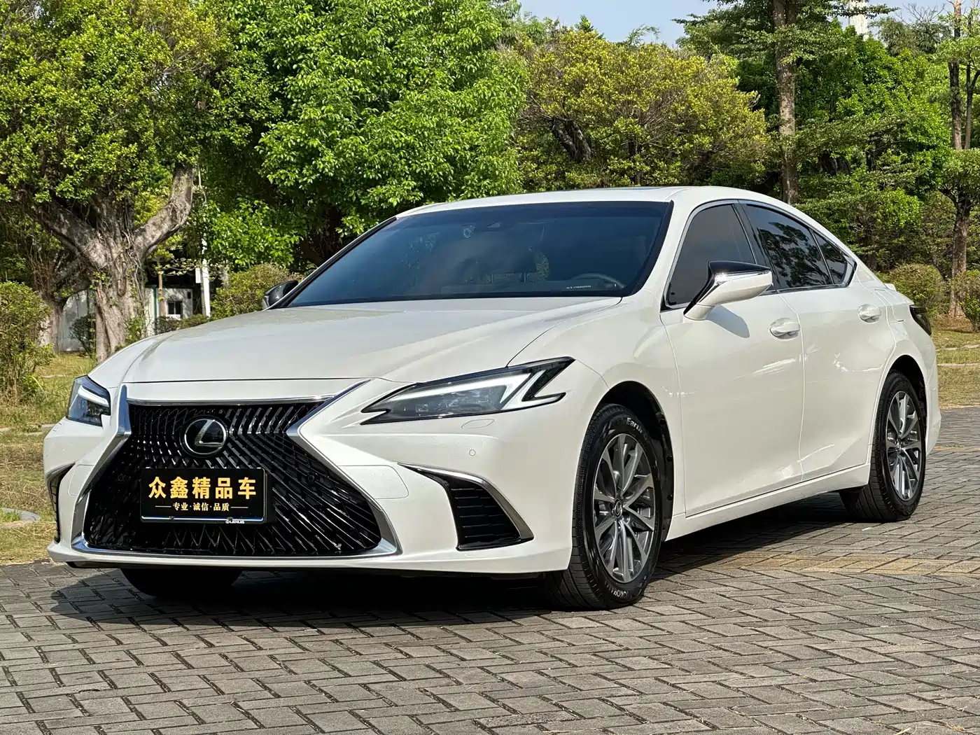 Lexus ES 2025 2025 200 Ultimate Edition