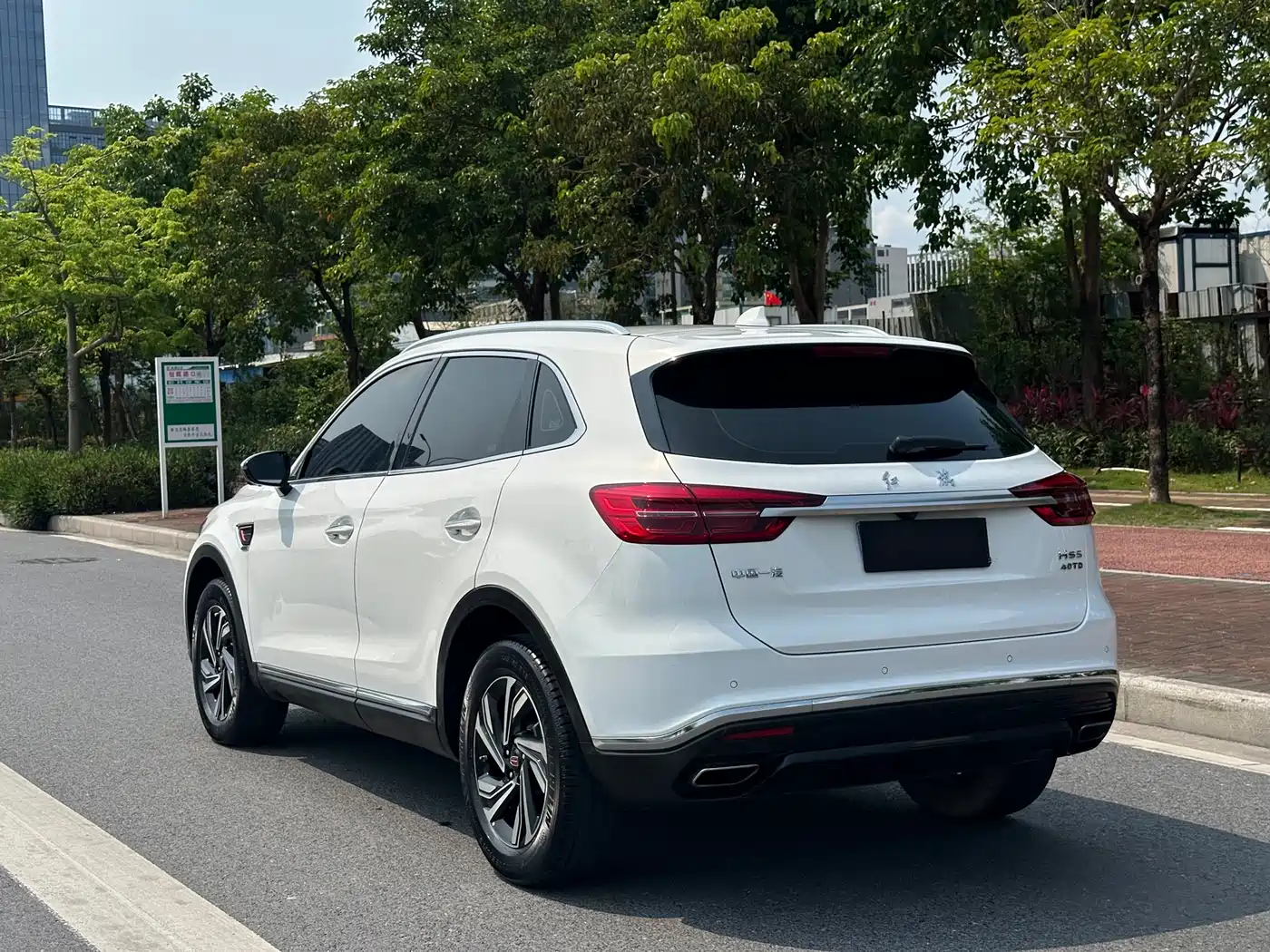 Hongqi HS5 2022 2.0T Smart Connect Premium Edition фото 6