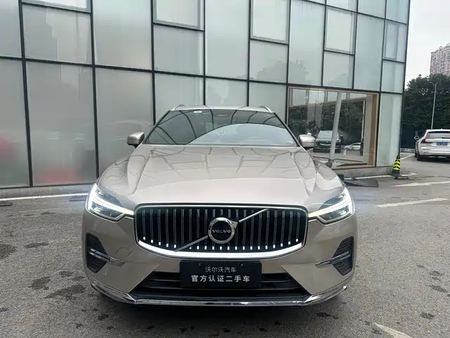 Volvo XC60 2023 B5 AWD Smart Luxury Edition — фото 2