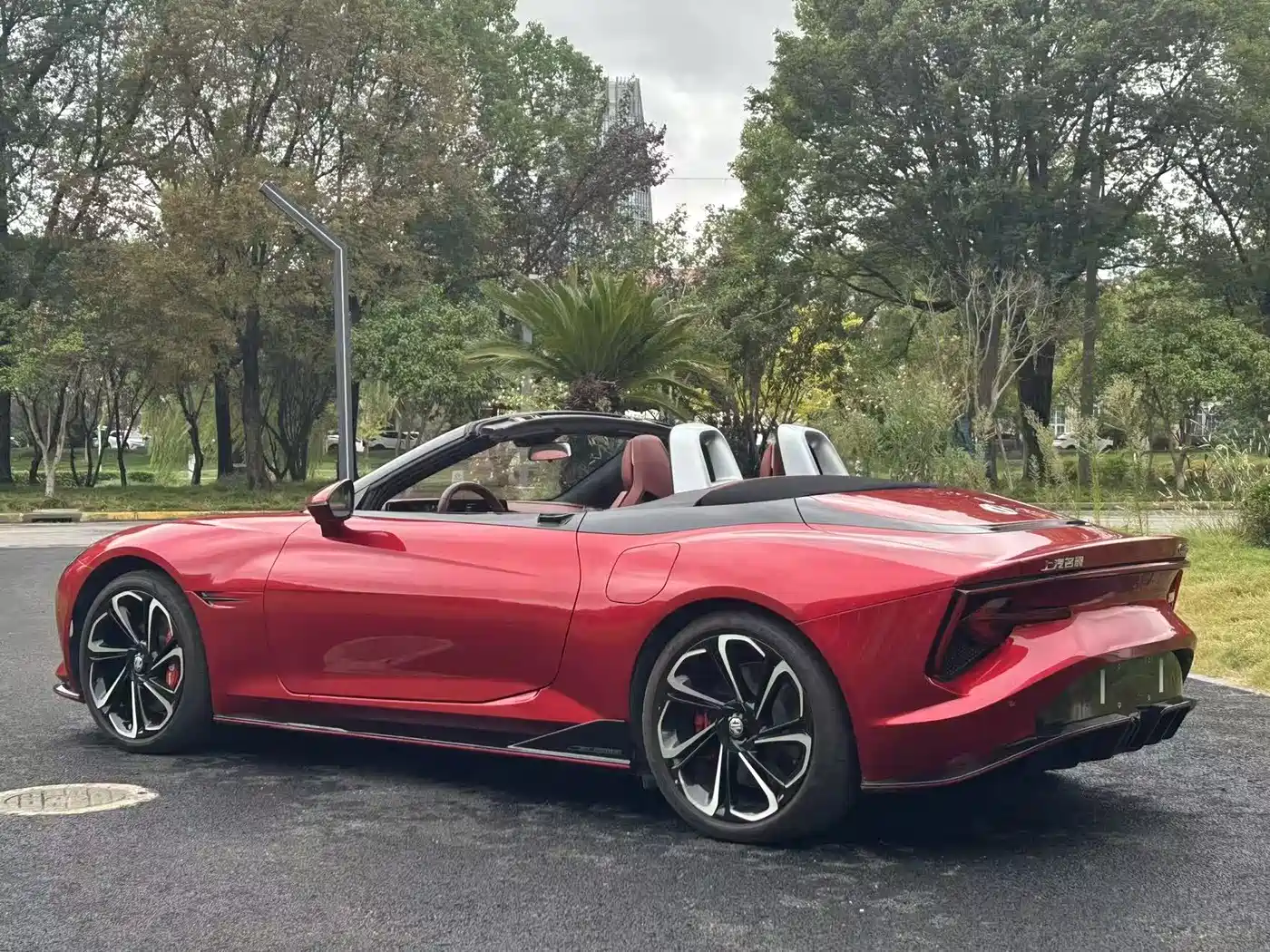 MG Cyberster 2024 520km Legendary AWD Version фото 15