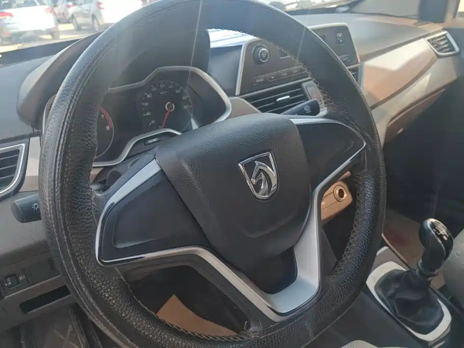 Baojun 310W 2021 2017 1.5L Manual Luxury China V