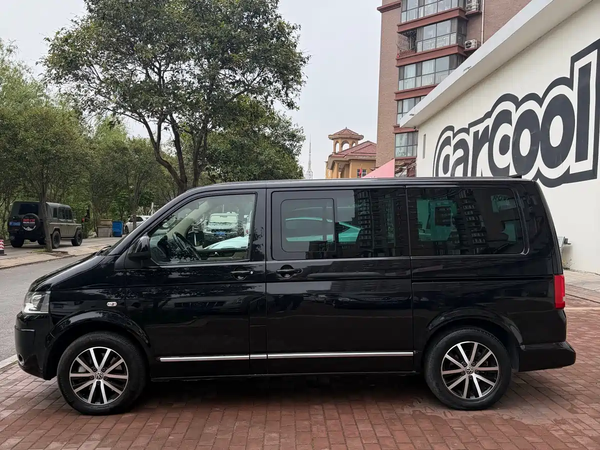 Volkswagen Multivan 2015 2.0TSI AWD 65th Anniversary Limited Edition фото 3
