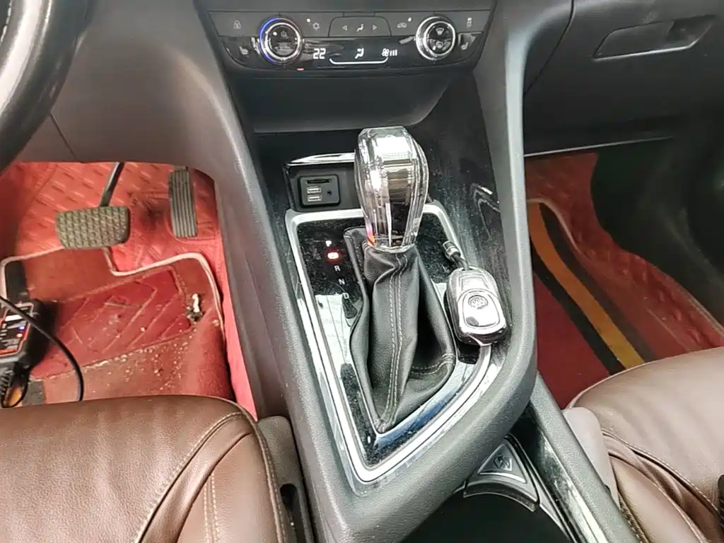 Фото 14 - Buick GL6