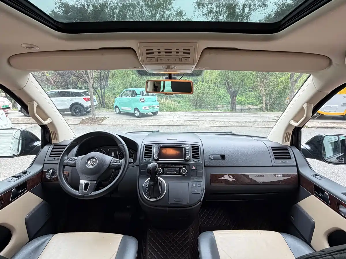 Volkswagen Multivan 2015 2.0TSI AWD 65th Anniversary Limited Edition фото 9