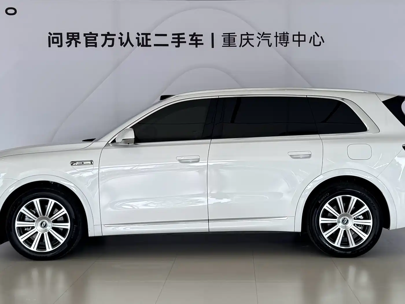 AITO Wenjie AITO M8 2025 Pure Electric Max+ 5-Seater Long Range Version фото 2