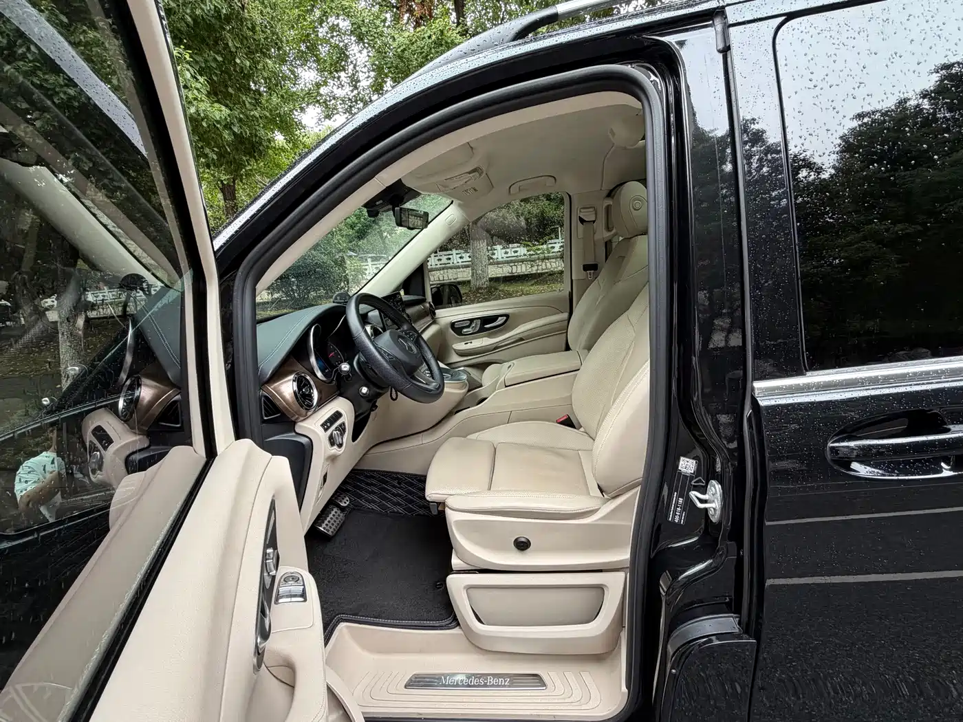 Mercedes-Benz V-Class 2024 2022 V 260 L Long Wheelbase Luxury Edition