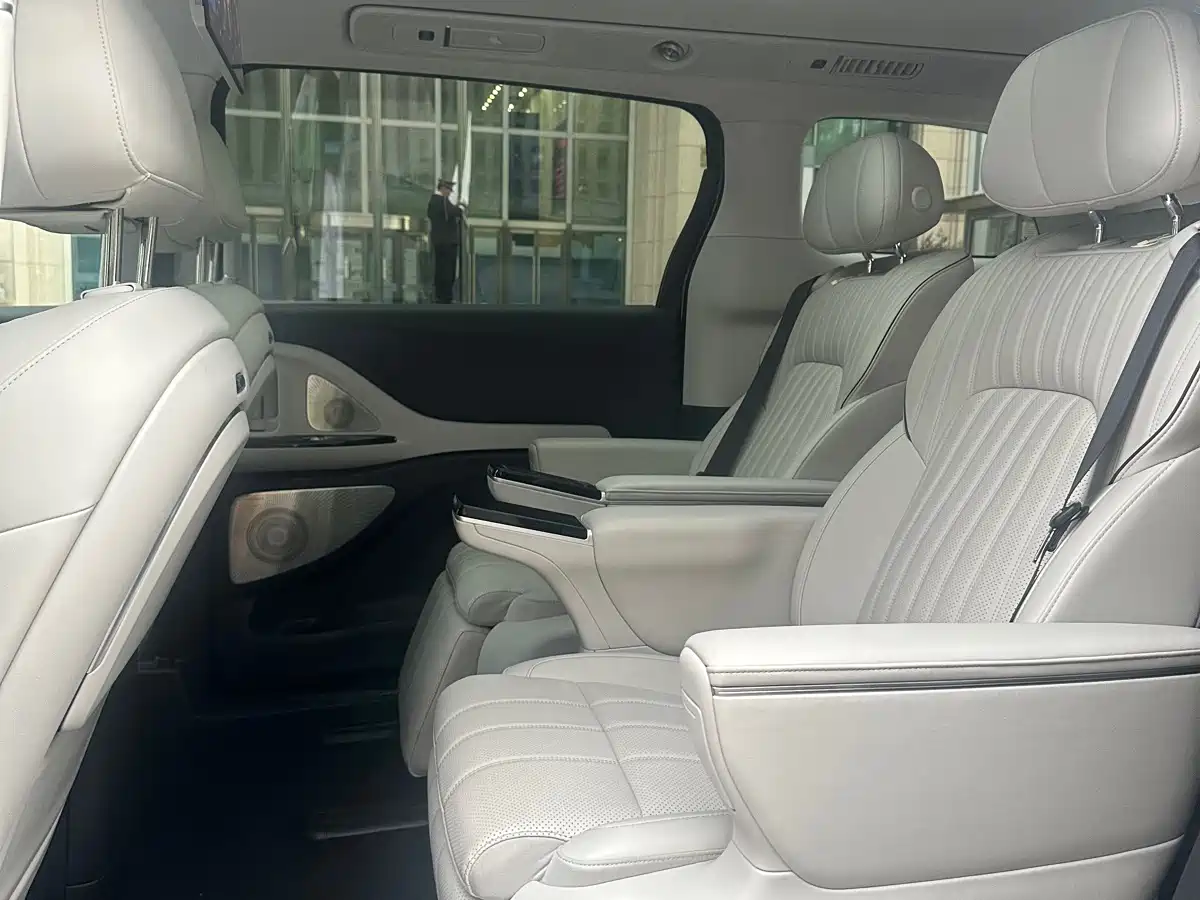 Voyah Auto Voyah Dreamer 2025 PHEV AWD Flagship Kunpeng Edition фото 7