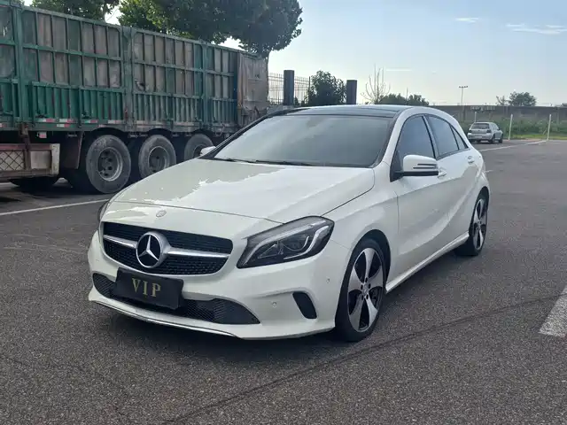 Mercedes-Benz Mercedes-Benz A-Class (Import) 2016 A 200 Fashion