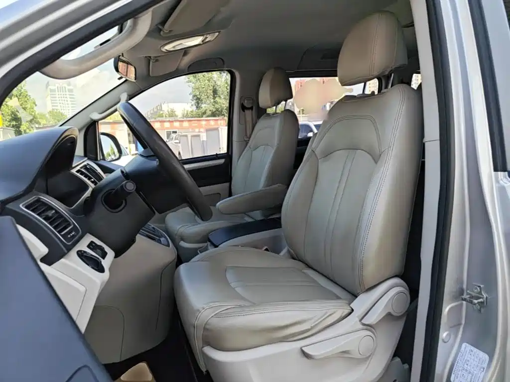 SAIC Maxus Maxus G10 2015 2014 Model Year 2.0T Auto Elite